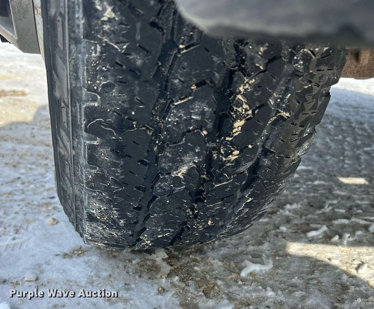 image for item MO9145 2012 Chevrolet Silverado 3500HD  Ext. Cab flatbed pickup truck