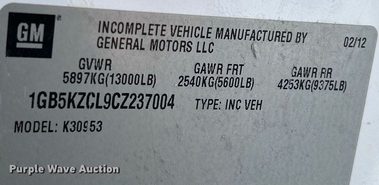 image for item MO9145 2012 Chevrolet Silverado 3500HD  Ext. Cab flatbed pickup truck