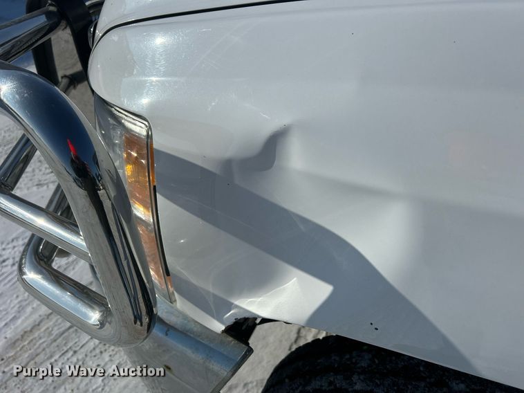 image for item MO9146 2013 Chevrolet Silverado 3500HD  Ext. Cab flatbed pickup truck