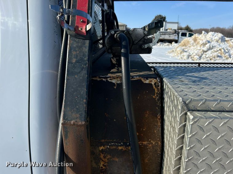 image for item MO9146 2013 Chevrolet Silverado 3500HD  Ext. Cab flatbed pickup truck