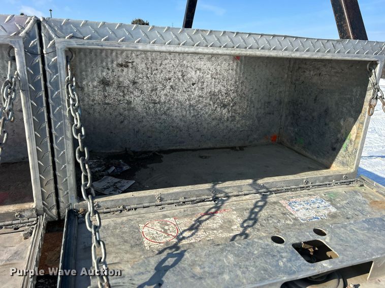 image for item MO9146 2013 Chevrolet Silverado 3500HD  Ext. Cab flatbed pickup truck