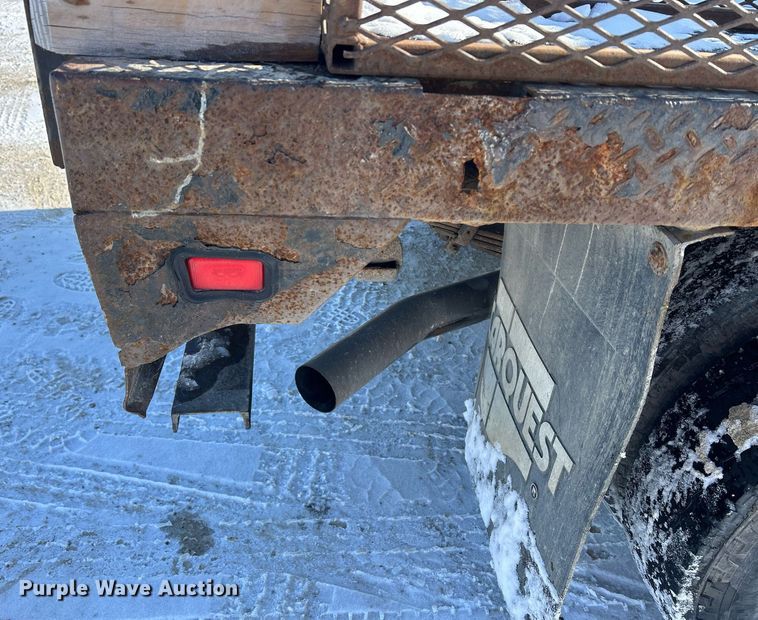 image for item MO9146 2013 Chevrolet Silverado 3500HD  Ext. Cab flatbed pickup truck