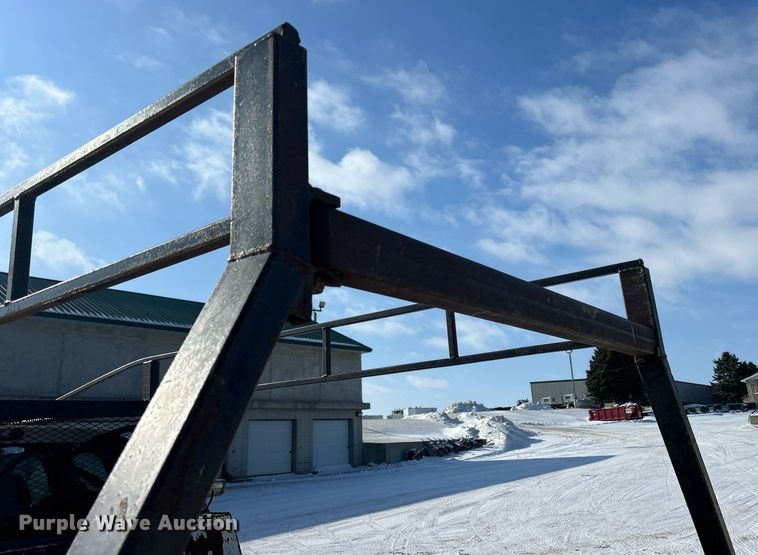 image for item MO9146 2013 Chevrolet Silverado 3500HD  Ext. Cab flatbed pickup truck