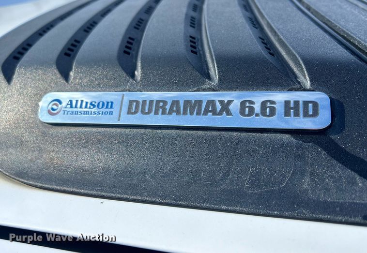 image for item MO9146 2013 Chevrolet Silverado 3500HD  Ext. Cab flatbed pickup truck