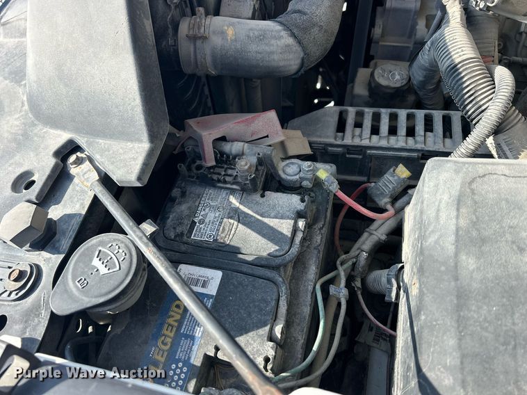 image for item MO9146 2013 Chevrolet Silverado 3500HD  Ext. Cab flatbed pickup truck