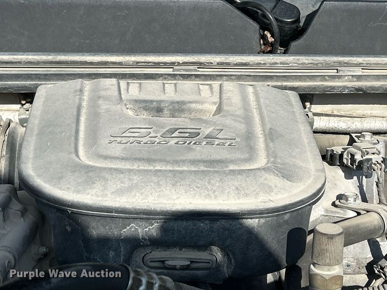 image for item MO9146 2013 Chevrolet Silverado 3500HD  Ext. Cab flatbed pickup truck