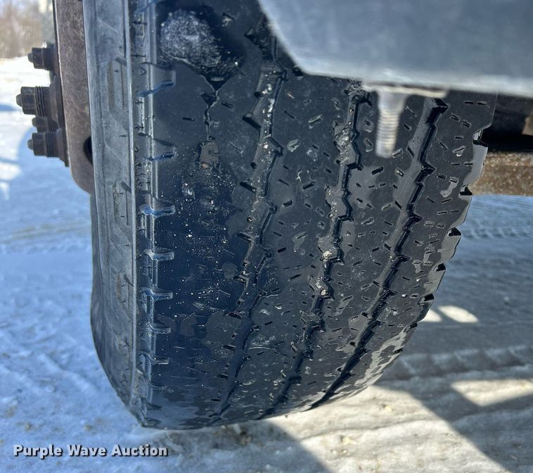 image for item MO9146 2013 Chevrolet Silverado 3500HD  Ext. Cab flatbed pickup truck