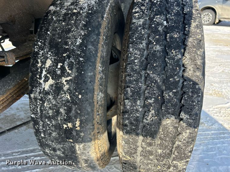 image for item MO9146 2013 Chevrolet Silverado 3500HD  Ext. Cab flatbed pickup truck