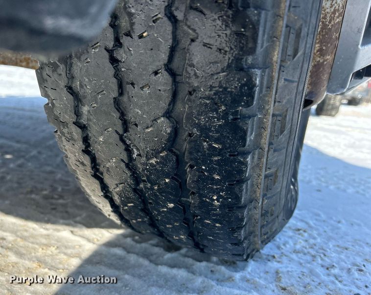 image for item MO9146 2013 Chevrolet Silverado 3500HD  Ext. Cab flatbed pickup truck