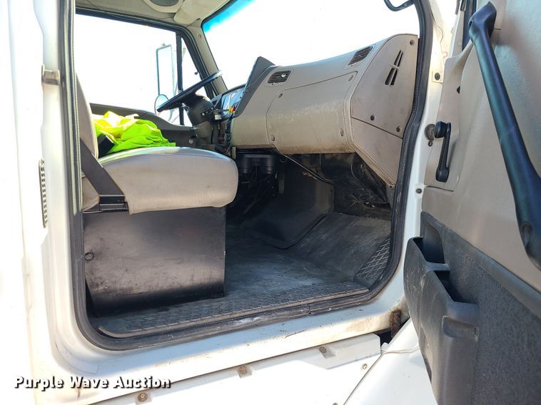 image for item MQ9568 2007 Sterling L-Line dump truck