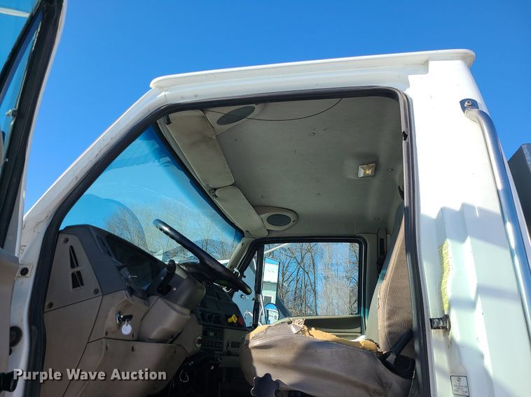 image for item MQ9568 2007 Sterling L-Line dump truck