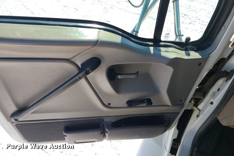 image for item MQ9568 2007 Sterling L-Line dump truck