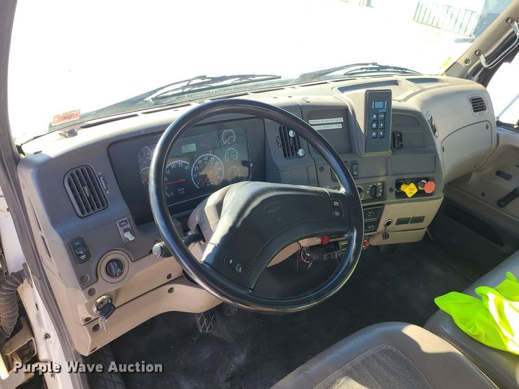 image for item MQ9568 2007 Sterling L-Line dump truck