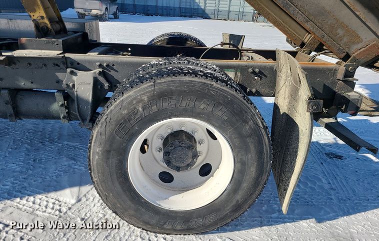 image for item MQ9568 2007 Sterling L-Line dump truck