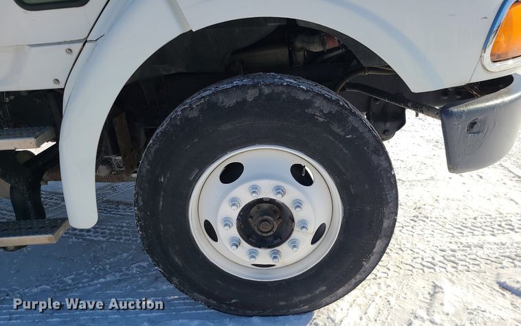 image for item MQ9568 2007 Sterling L-Line dump truck