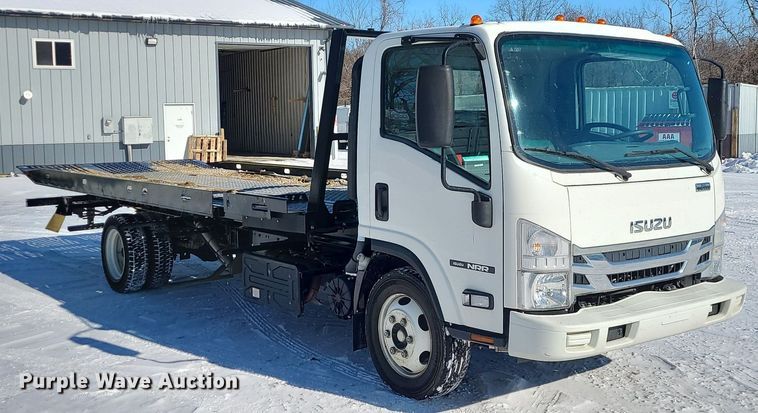 image for item MQ9569 2020 Isuzu  NPR rollback truck