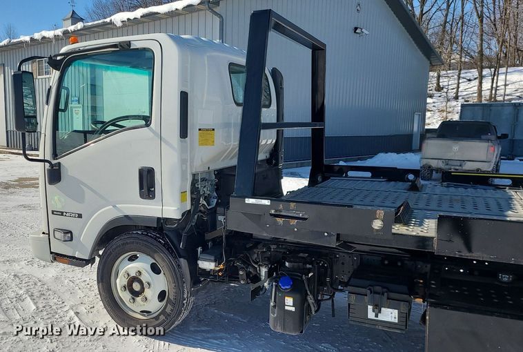 image for item MQ9569 2020 Isuzu  NPR rollback truck