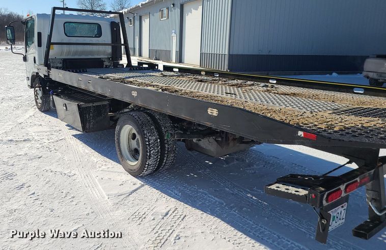 image for item MQ9569 2020 Isuzu  NPR rollback truck