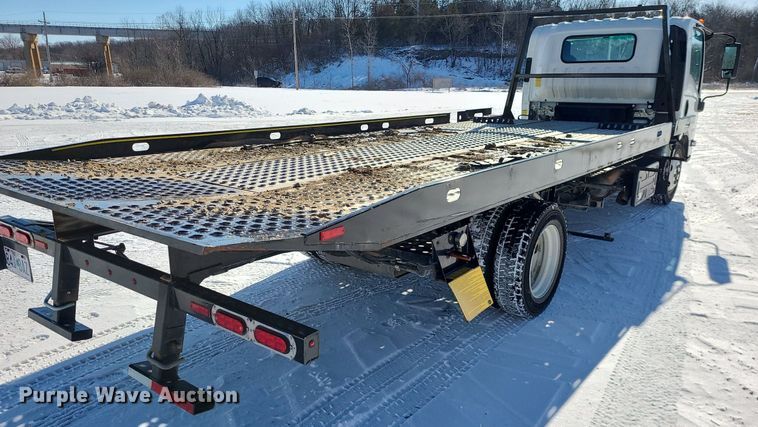 image for item MQ9569 2020 Isuzu  NPR rollback truck