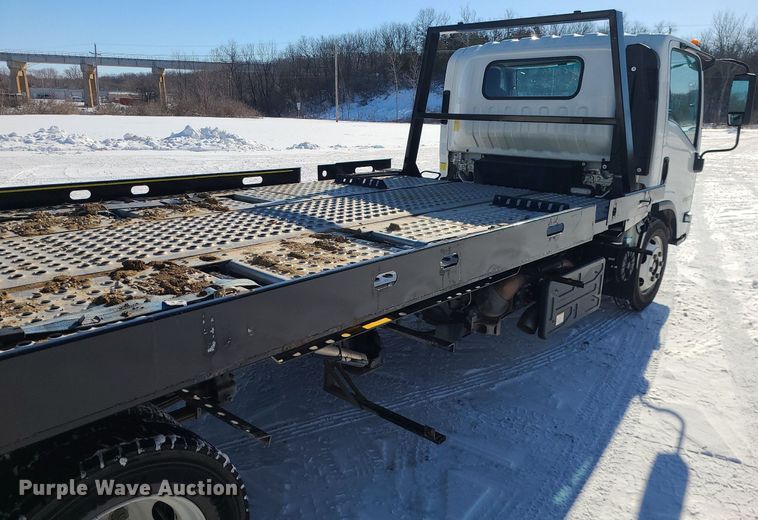 image for item MQ9569 2020 Isuzu  NPR rollback truck