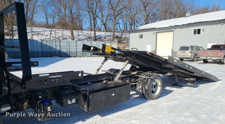 image for item MQ9569 2020 Isuzu  NPR rollback truck