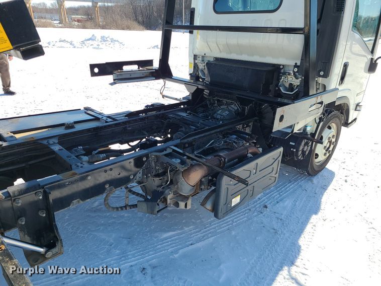 image for item MQ9569 2020 Isuzu  NPR rollback truck
