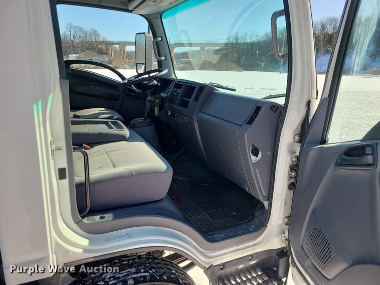 image for item MQ9569 2020 Isuzu  NPR rollback truck