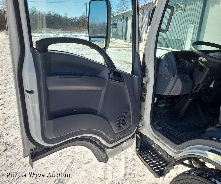 image for item MQ9569 2020 Isuzu  NPR rollback truck