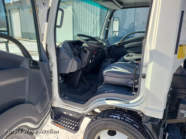 image for item MQ9569 2020 Isuzu  NPR rollback truck