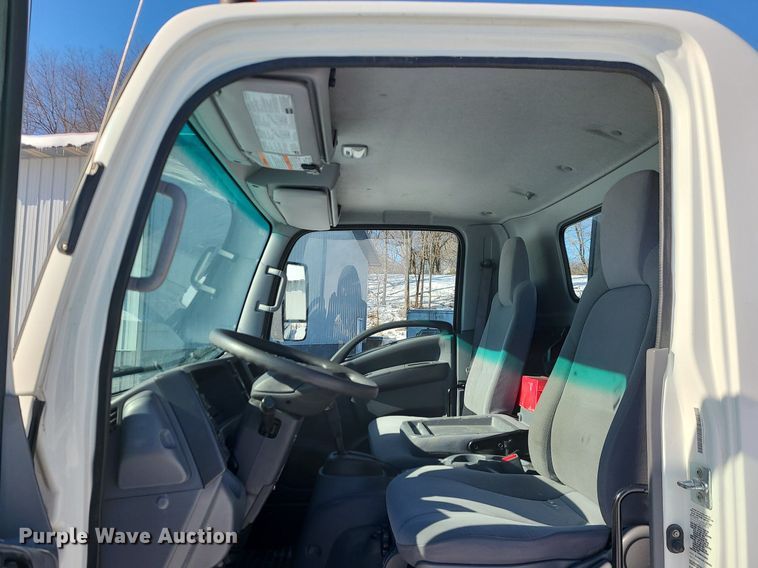 image for item MQ9569 2020 Isuzu  NPR rollback truck