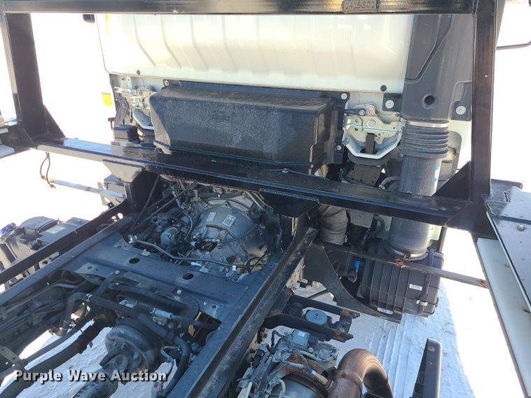 image for item MQ9569 2020 Isuzu  NPR rollback truck