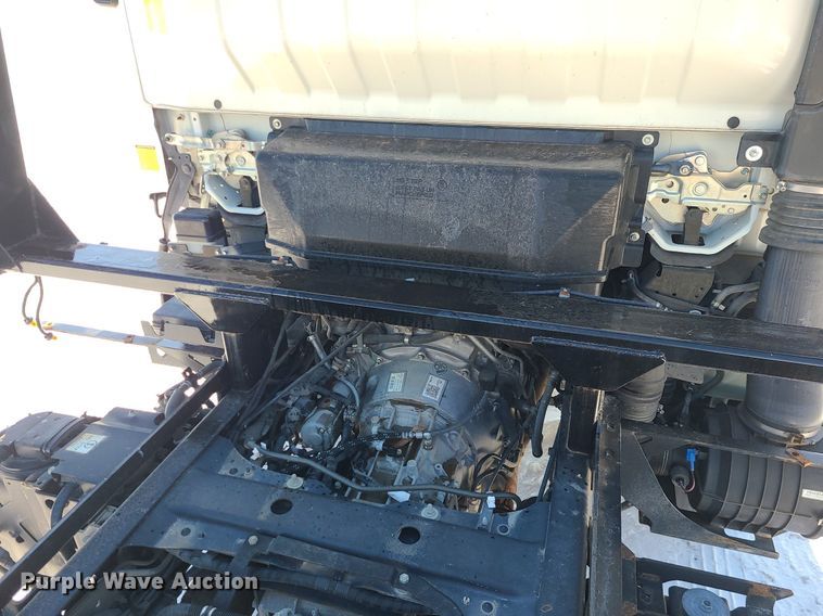 image for item MQ9569 2020 Isuzu  NPR rollback truck