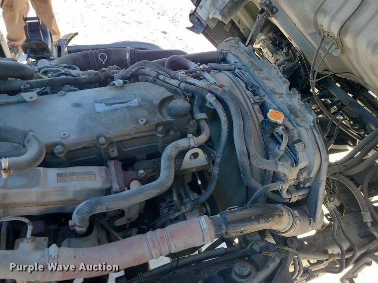 image for item MQ9569 2020 Isuzu  NPR rollback truck