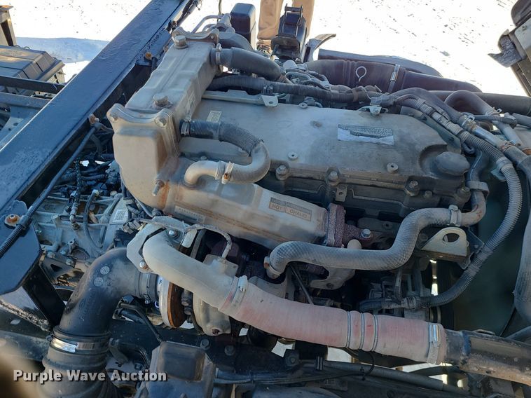 image for item MQ9569 2020 Isuzu  NPR rollback truck