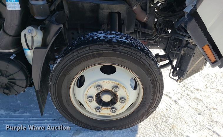 image for item MQ9569 2020 Isuzu  NPR rollback truck