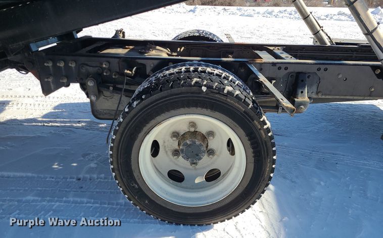 image for item MQ9569 2020 Isuzu  NPR rollback truck