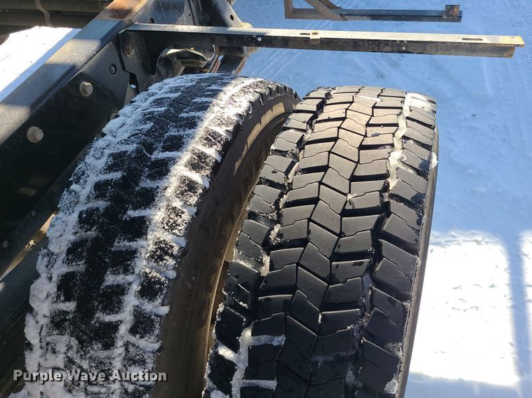 image for item MQ9569 2020 Isuzu  NPR rollback truck