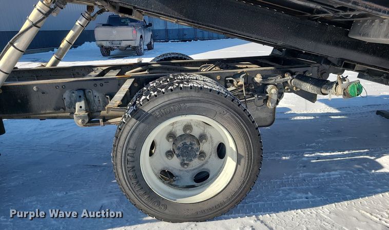 image for item MQ9569 2020 Isuzu  NPR rollback truck