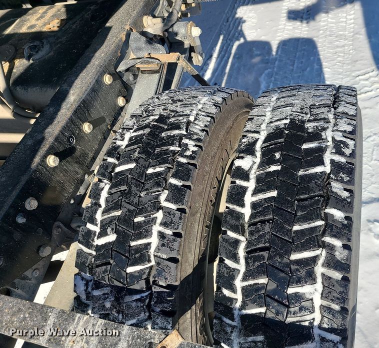 image for item MQ9569 2020 Isuzu  NPR rollback truck