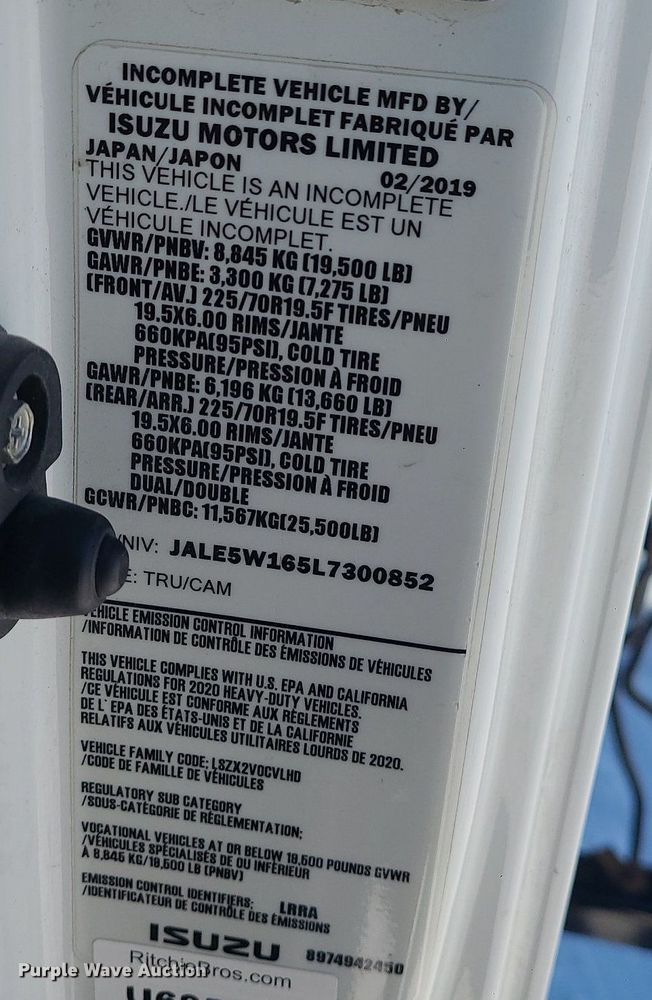 image for item MQ9569 2020 Isuzu  NPR rollback truck