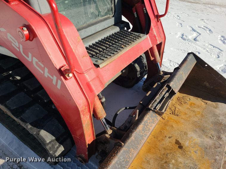 image for item MQ9570 2018 Takeuchi  TL8 tracked skid steer loader
