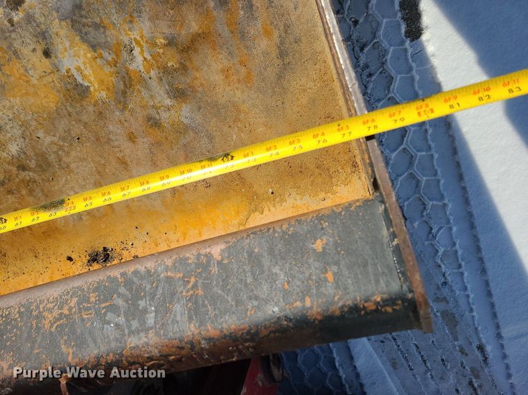 image for item MQ9570 2018 Takeuchi  TL8 tracked skid steer loader