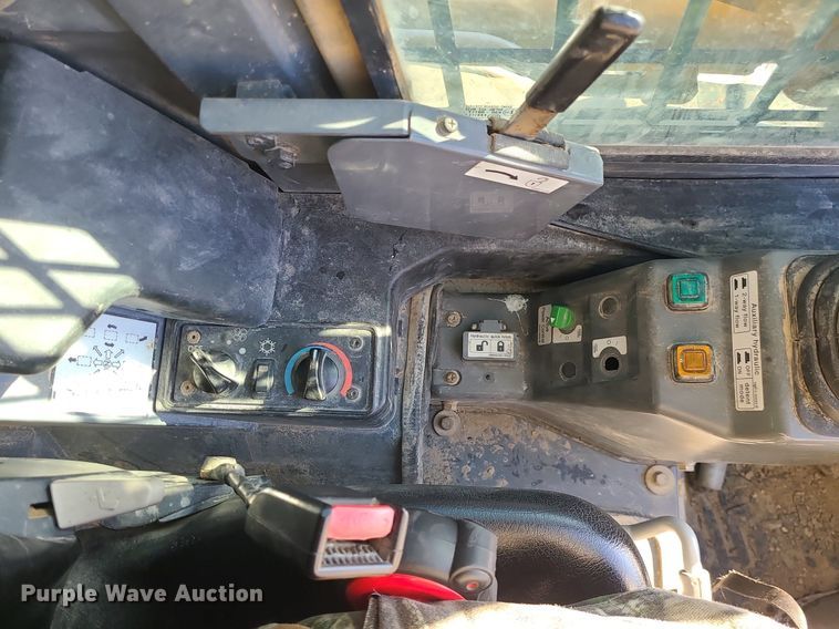 image for item MQ9570 2018 Takeuchi  TL8 tracked skid steer loader