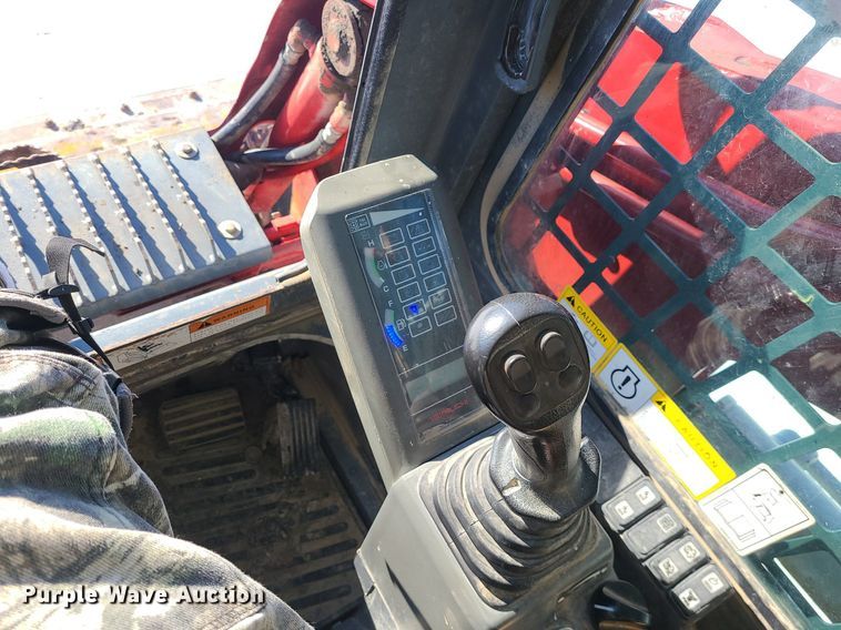 image for item MQ9570 2018 Takeuchi  TL8 tracked skid steer loader