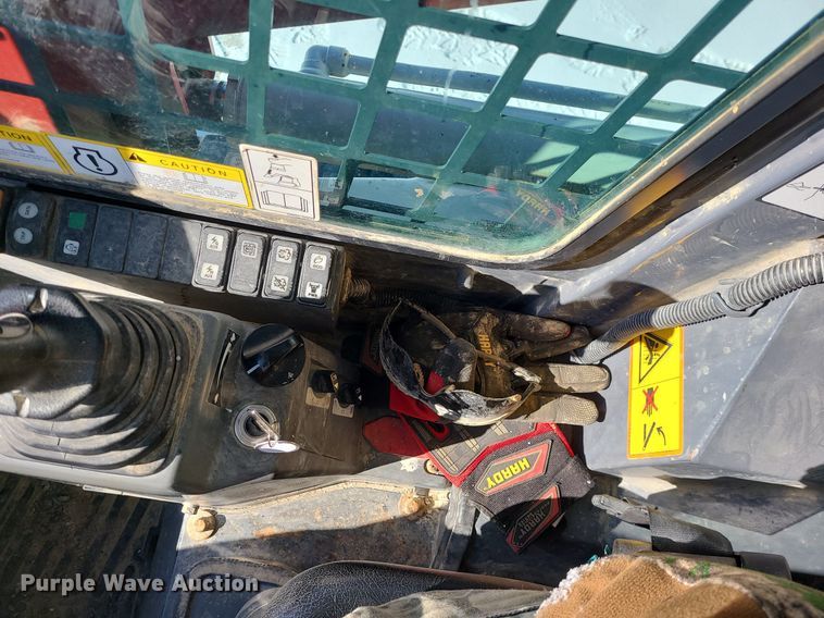 image for item MQ9570 2018 Takeuchi  TL8 tracked skid steer loader