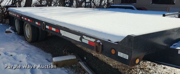 image for item MQ9571 2009 Towmaster T-20 equipment trailer