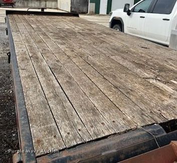 image for item MQ9571 2009 Towmaster T-20 equipment trailer