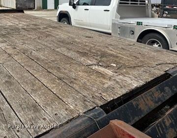 image for item MQ9571 2009 Towmaster T-20 equipment trailer