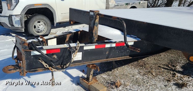 image for item MQ9571 2009 Towmaster T-20 equipment trailer