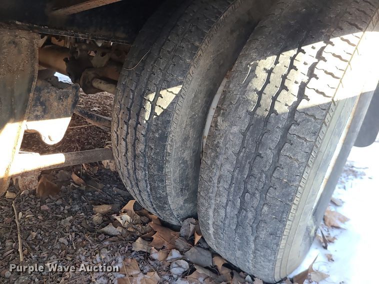 image for item MQ9571 2009 Towmaster T-20 equipment trailer